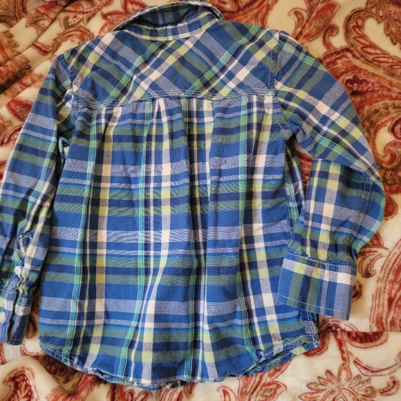 Old Navy 4T boy's button down - Picture 2 of 2